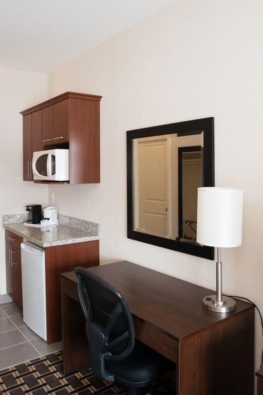 Western Star Inn & Suites Stoughton Номер фото