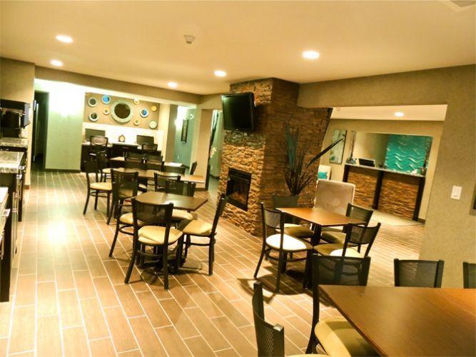 Western Star Inn & Suites Stoughton Екстер'єр фото